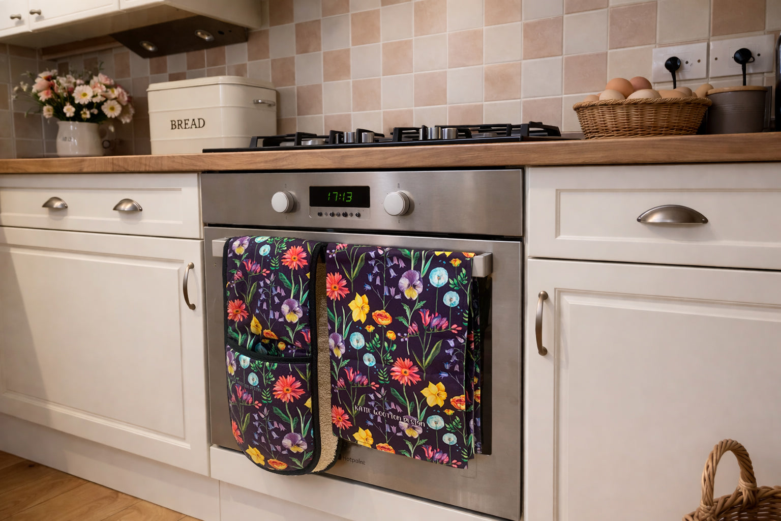 Handpicked Midnight Bloom Double Oven Glove