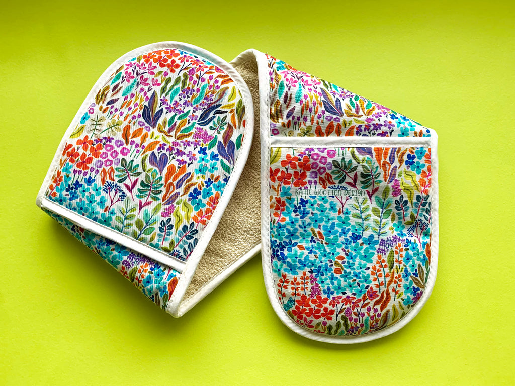 Ditsy Walts Double Oven Glove