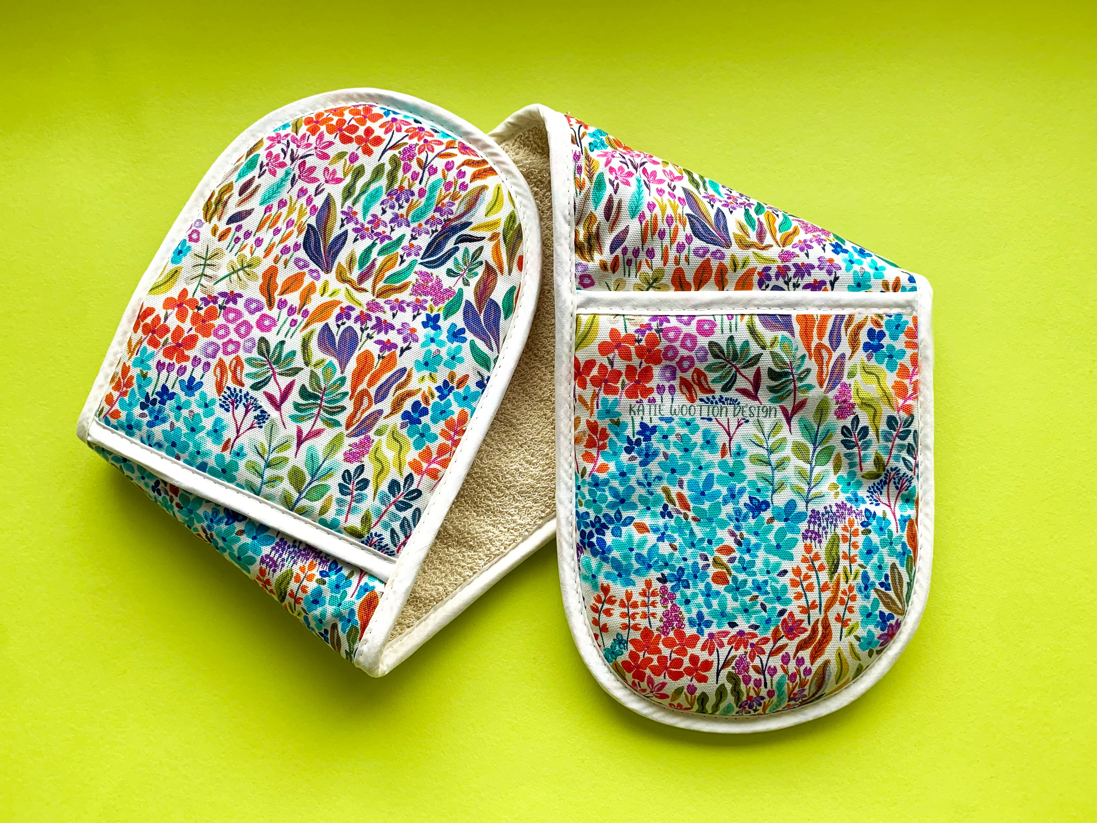 Ditsy Walts Double Oven Glove