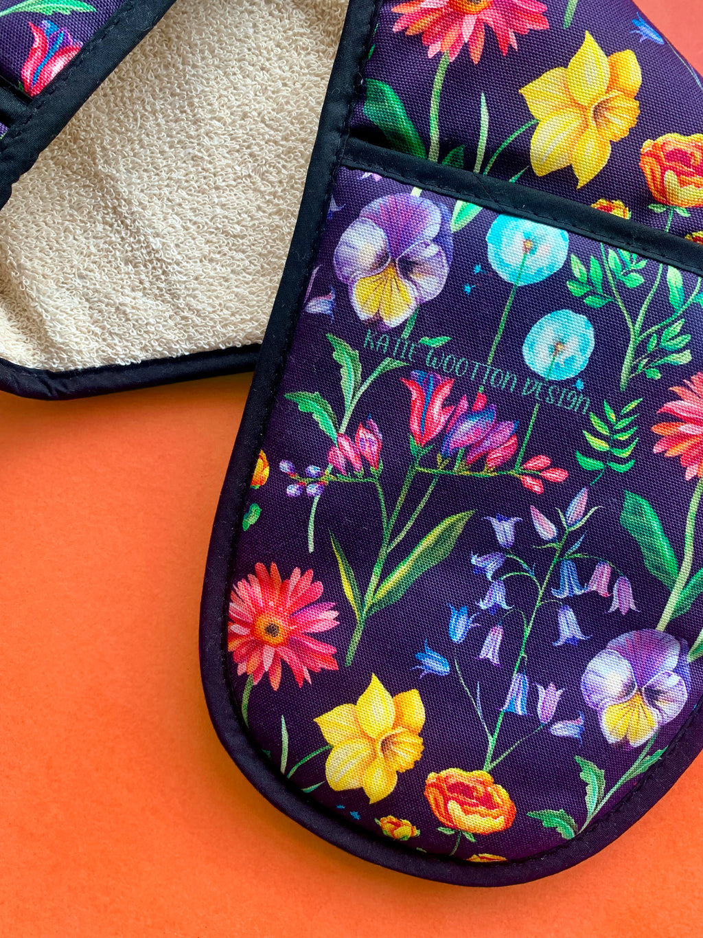 Handpicked Midnight Bloom Double Oven Glove